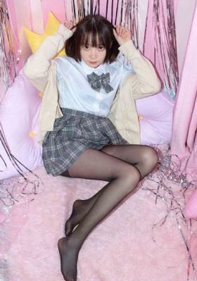 欧美女孩手机壳_超清电影完整版
