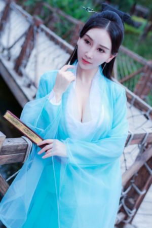 欧美雪中瑜伽唯美图片_完整无删减版