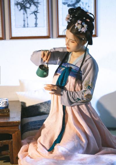 日韩午夜妓女视频_1080免费播放