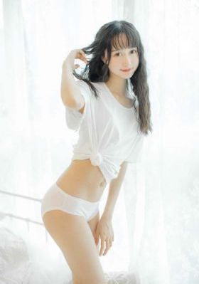 欧美桑蚕丝连衣裙品牌_720HD高清在线观看